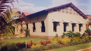 The restaurant, shortly after construction